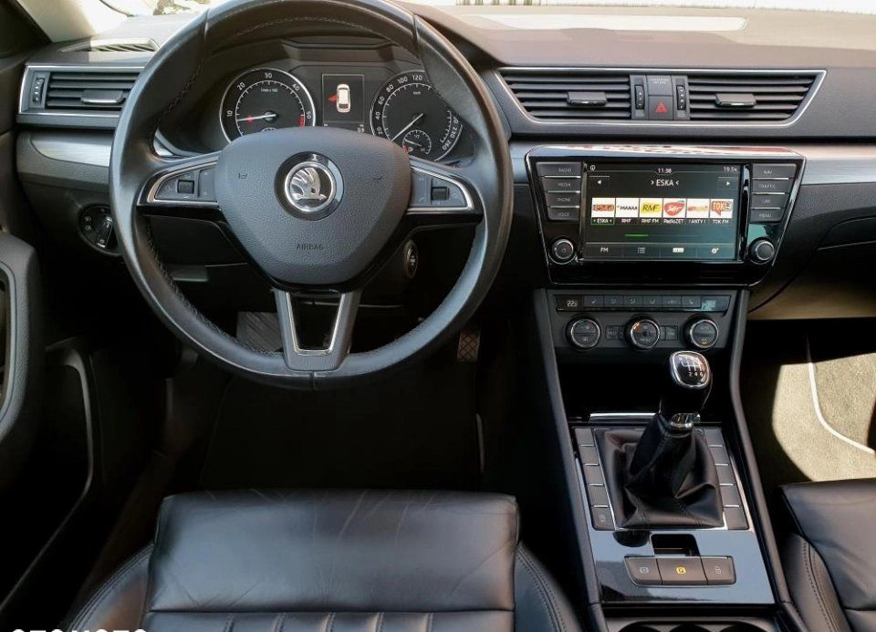 Skoda Superb cena 79900 przebieg: 117092, rok produkcji 2017 z Dobra małe 436
